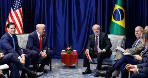 Lula e Trump: Adultos na Sala, Enquanto o Bolsonarismo Brinca no Parquinho