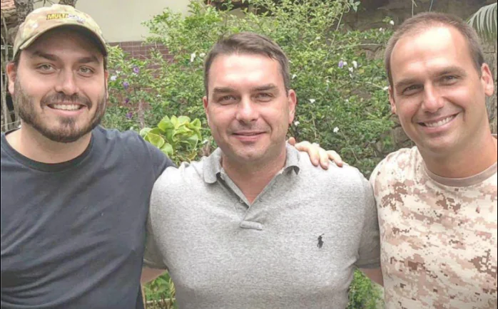 Racha no Clã Bolsonaro: Filhos se Voltam Contra Michelle e Crise Explode no Ceará